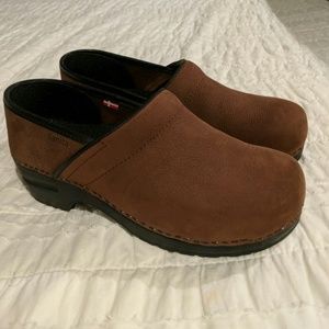 Sanita clogs